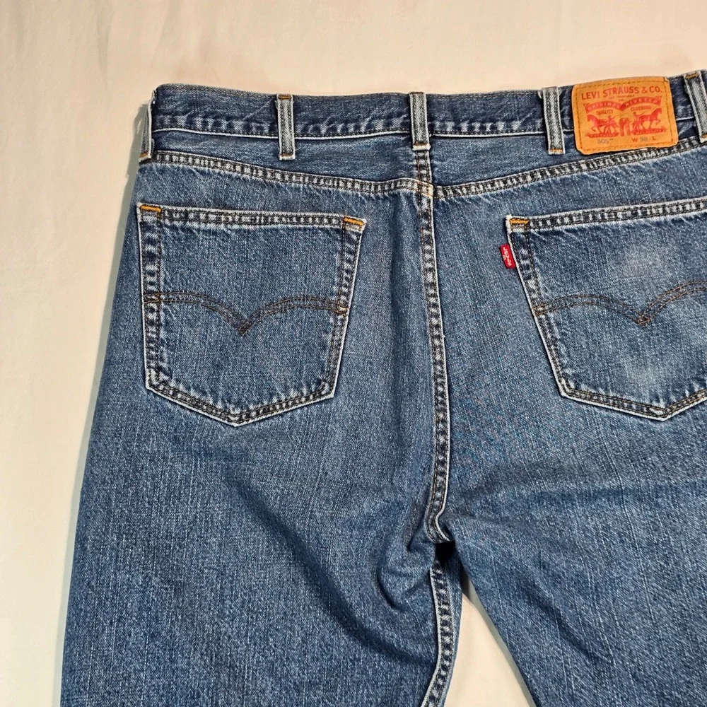 Levis 505 Regular Fit Denim Shorts Mens 38 Medium Wash Blue Jeans 34505-2114